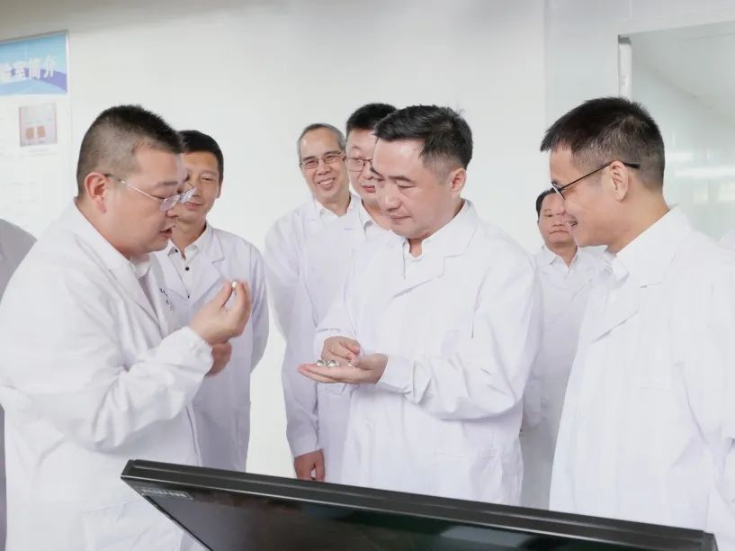 刘胜友率队到15vip太阳集团开展专题调研